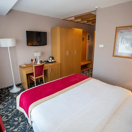 Отель Colosseo & Шкодер