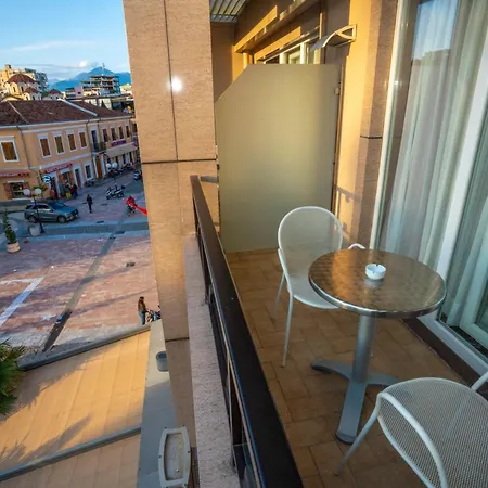 Colosseo & Отель Шкодер